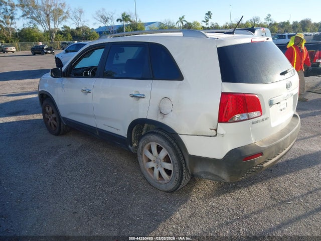Aukcja sprzedaży 2011 Kia Sorento Lx, vin: 5XYKT4A10BG124992, numer aukcji: 44250485