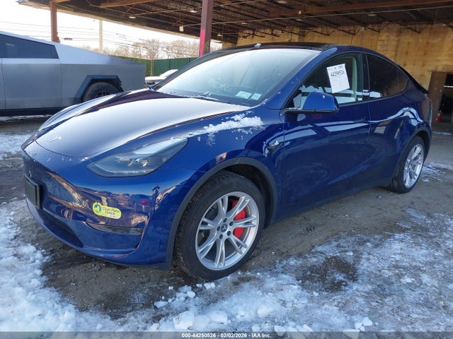 2024 TESLA MODEL Y 7SAYGDED4RF046479 Photo 1