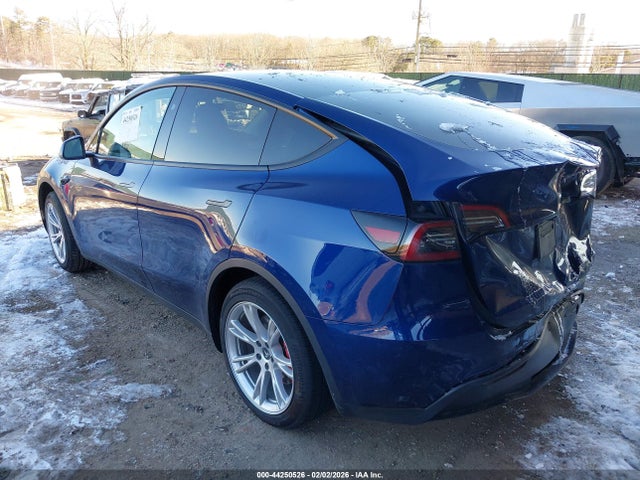 2024 TESLA MODEL Y 7SAYGDED4RF046479 Photo 2