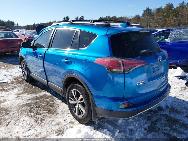 Toyota Rav4 Xle 2017 JTMRFREV2HJ716161 Image 3