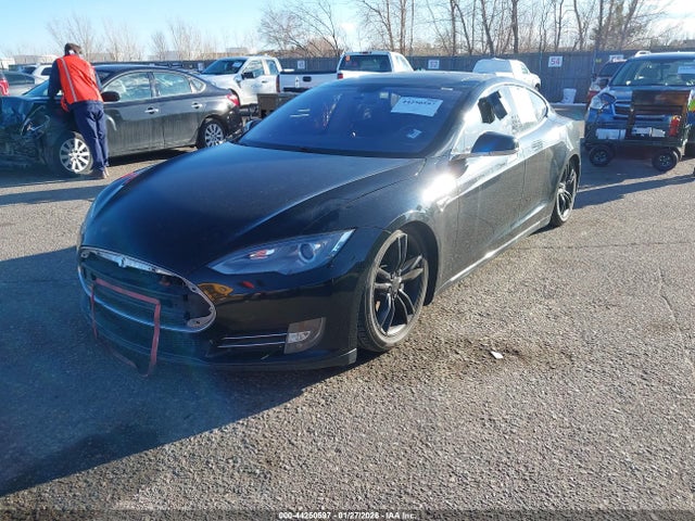 2013 TESLA MODEL S 5YJSA1CG2DFP06429 Photo 1