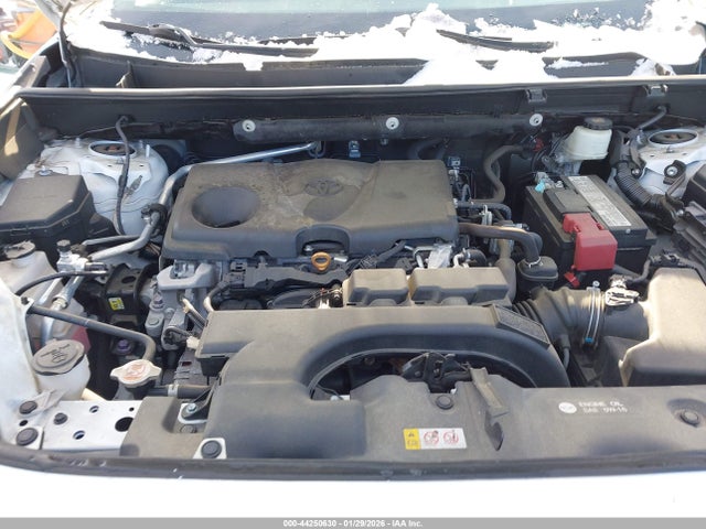2T3K1RFV4KW006167 Toyota RAV4 LE