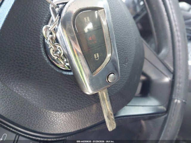 2T3K1RFV4KW006167 Toyota RAV4 LE