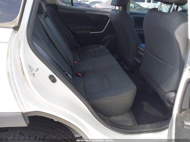 2T3K1RFV4KW006167 Toyota RAV4 LE