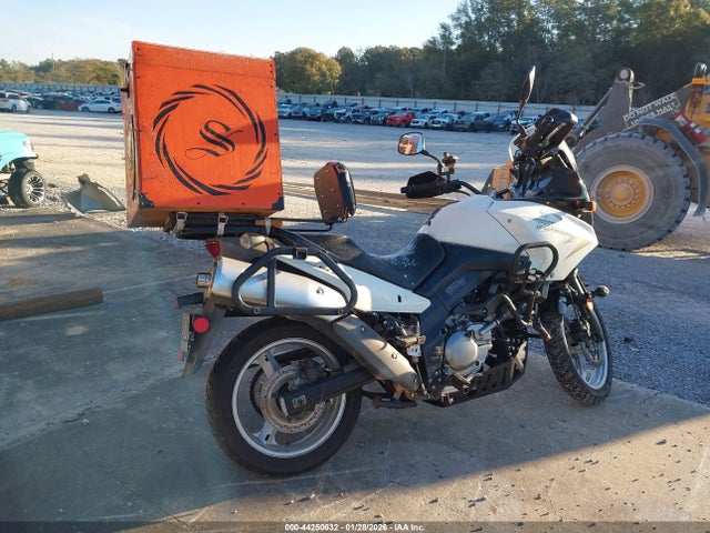 2011 SUZUKI DL650 JS1VP54B3B2100735 Photo 3