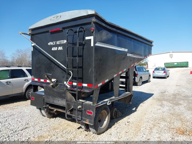 1K9GL2467JH048220 Pace Grain Wagon
