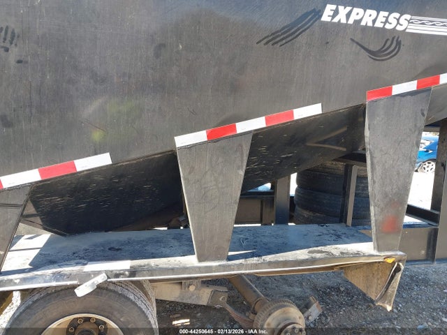 1K9GL2467JH048220 Pace Grain Wagon