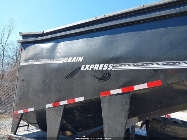 1K9GL2467JH048220 Pace Grain Wagon