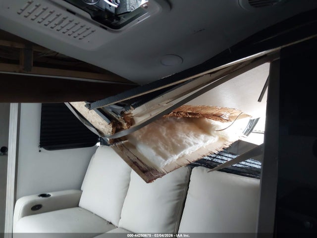 573TT2724T8840952 Grand Design Transcend