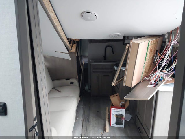 573TT2724T8840952 Grand Design Transcend