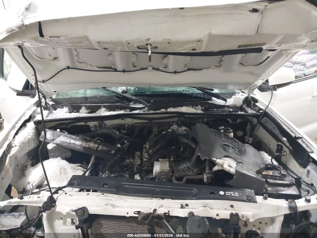 44250680 :رقم المزاد ، 5TFCZ5AN3GX031691 vin ، 2016 Toyota Tacoma Sr5 V6 مزاد بيع