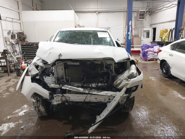 44250680 :رقم المزاد ، 5TFCZ5AN3GX031691 vin ، 2016 Toyota Tacoma Sr5 V6 مزاد بيع