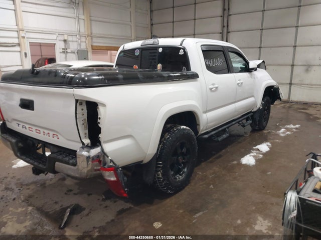 44250680 :رقم المزاد ، 5TFCZ5AN3GX031691 vin ، 2016 Toyota Tacoma Sr5 V6 مزاد بيع