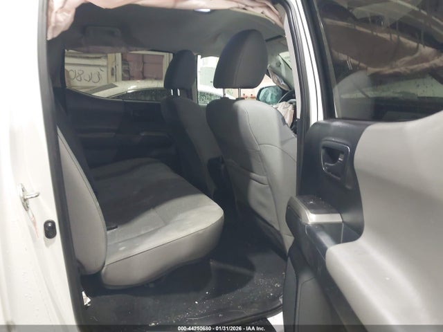 44250680 :رقم المزاد ، 5TFCZ5AN3GX031691 vin ، 2016 Toyota Tacoma Sr5 V6 مزاد بيع