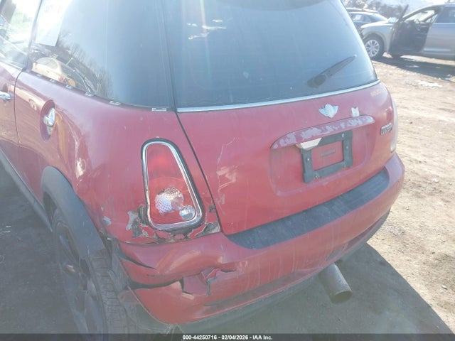 2006 MINI COOPER S WMWRE33516TL23351 Photo 5