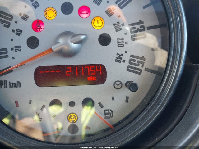 2006 MINI COOPER S WMWRE33516TL23351 Photo 6