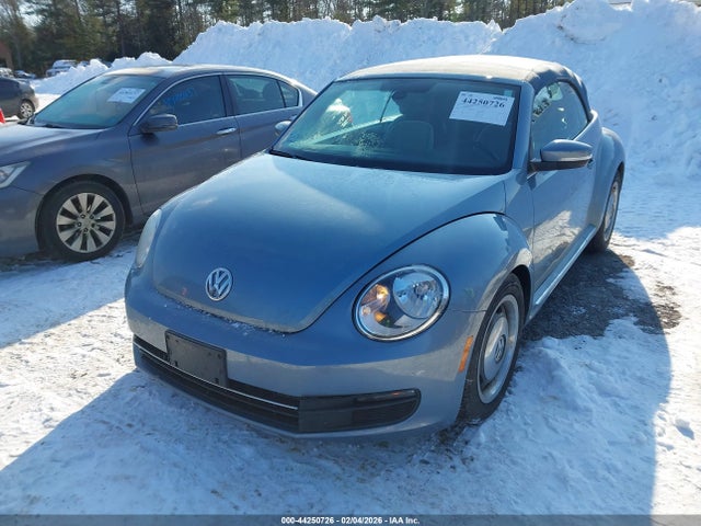 3VW517AT0GM812777 Volkswagen Beetle 1.8t Denim