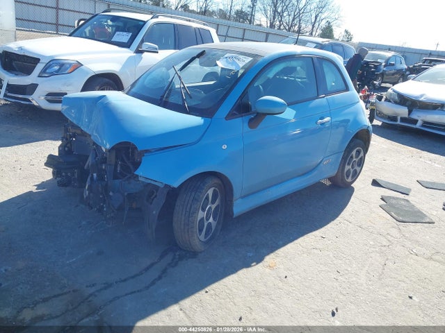 2017 FIAT 500E 3C3CFFGE6HT682367 Photo 1