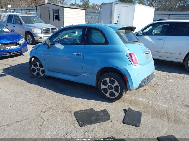 2017 FIAT 500E 3C3CFFGE6HT682367 Photo 2