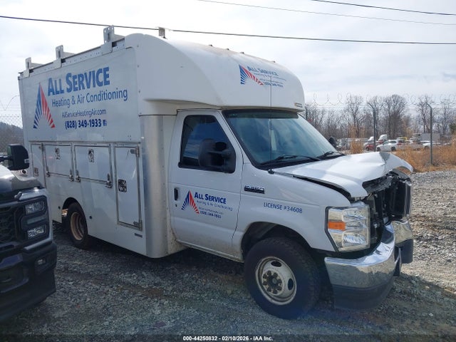Ford E-350 Cutaway 2022 1FDWE3FN0NDC00033 Image 13