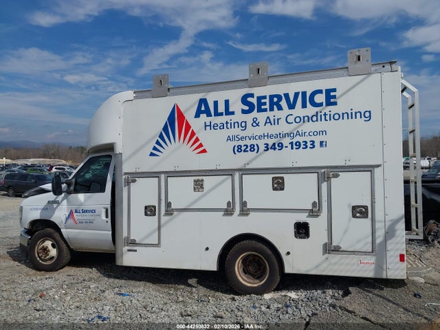 Ford E-350 Cutaway 2022 1FDWE3FN0NDC00033 Image 3