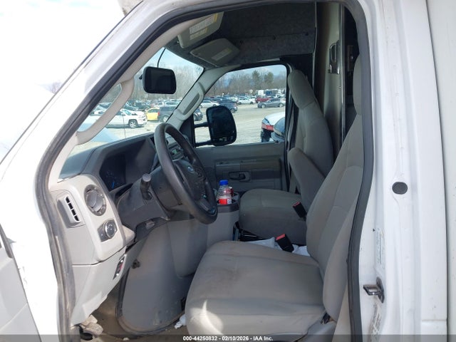 Ford E-350 Cutaway 2022 1FDWE3FN0NDC00033 Image 6