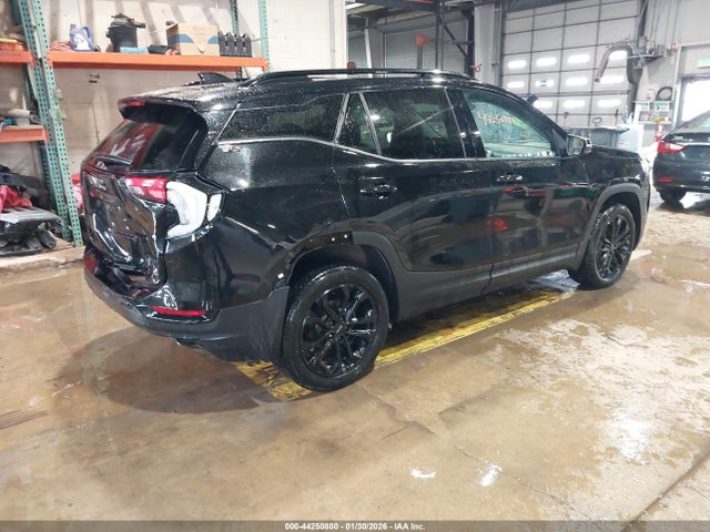 3GKALVEV1KL321715 GMC Terrain Slt