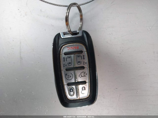Продажа на аукционе авто 2018 Chrysler Pacifica Touring L, vin: 2C4RC1BG8JR185808, номер лота: 44251134