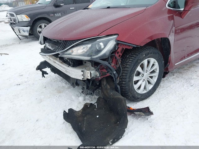 Продажа на аукционе авто 2018 Chrysler Pacifica Touring L, vin: 2C4RC1BG8JR185808, номер лота: 44251134