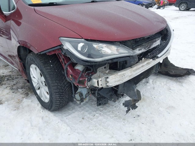Продажа на аукционе авто 2018 Chrysler Pacifica Touring L, vin: 2C4RC1BG8JR185808, номер лота: 44251134