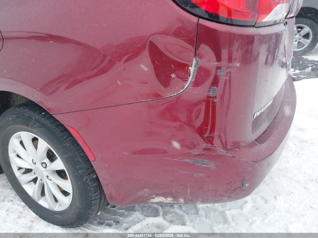Продажа на аукционе авто 2018 Chrysler Pacifica Touring L, vin: 2C4RC1BG8JR185808, номер лота: 44251134