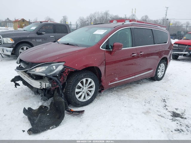 Продажа на аукционе авто 2018 Chrysler Pacifica Touring L, vin: 2C4RC1BG8JR185808, номер лота: 44251134