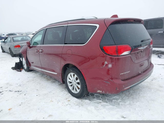 Продажа на аукционе авто 2018 Chrysler Pacifica Touring L, vin: 2C4RC1BG8JR185808, номер лота: 44251134