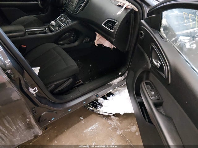 Продажа на аукционе авто 2015 Chrysler 200 Limited, vin: 1C3CCCAB8FN694538, номер лота: 44251177