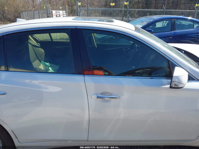44251179 :رقم المزاد ، JN1EV7AP1JM365098 vin ، 2018 Infiniti Q50 3.0t Luxe مزاد بيع