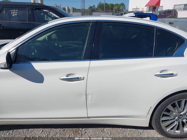 44251179 :رقم المزاد ، JN1EV7AP1JM365098 vin ، 2018 Infiniti Q50 3.0t Luxe مزاد بيع