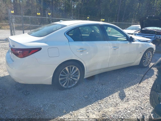 44251179 :رقم المزاد ، JN1EV7AP1JM365098 vin ، 2018 Infiniti Q50 3.0t Luxe مزاد بيع