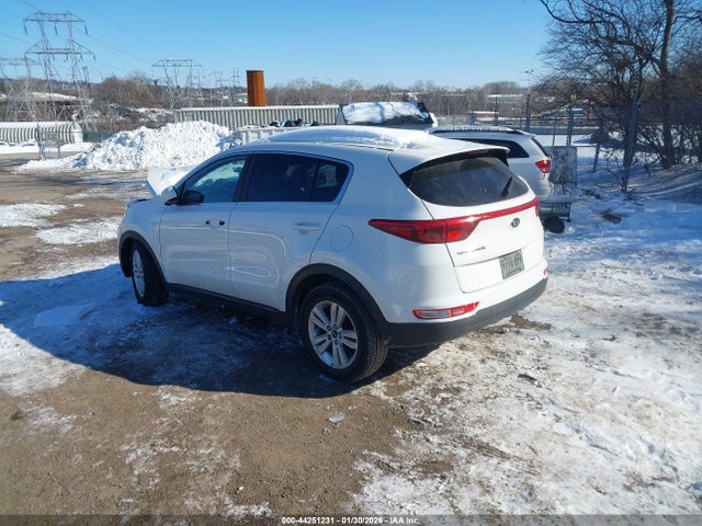 KNDPMCAC1H7033542 KIA Sportage Lx