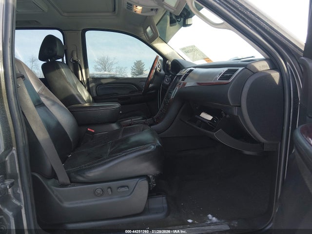 2008 CADILLAC ESCALADE ESV 1GYFK66878R172449 Photo 4