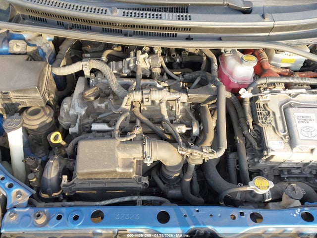 JTDKDTB39F1088491 Toyota Prius C One