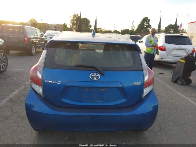 JTDKDTB39F1088491 Toyota Prius C One