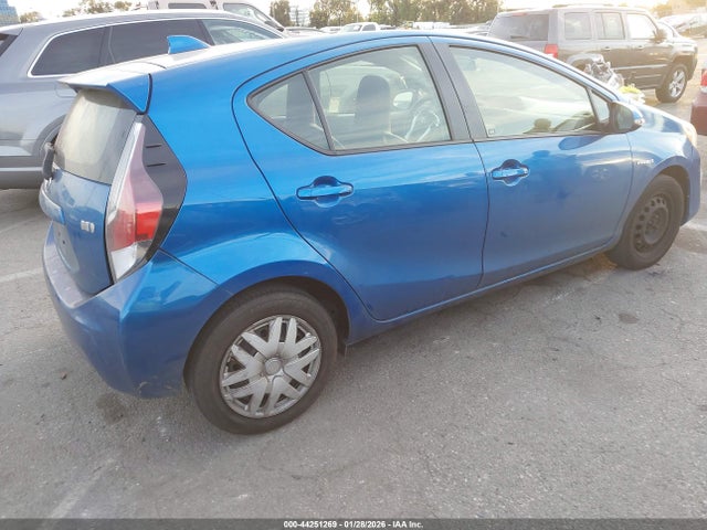 JTDKDTB39F1088491 Toyota Prius C One