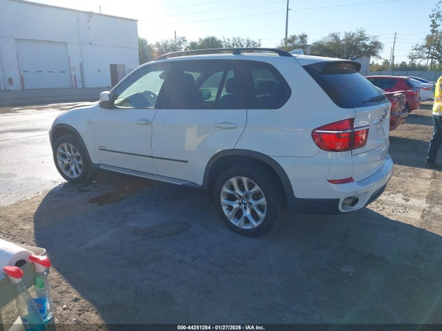 2013 BMW X5 5UXZV4C50D0B01442 Photo 2