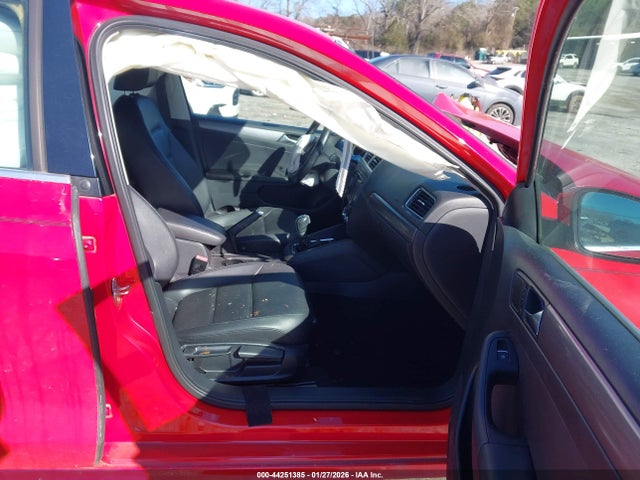 3VWLA7AJXFM275484 Volkswagen Jetta 2.0l Tdi Se