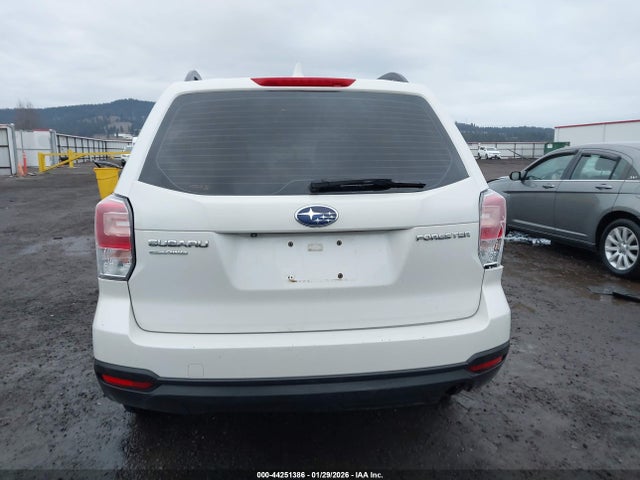 JF2SJABC6JH495229 Subaru Forester 2.5i