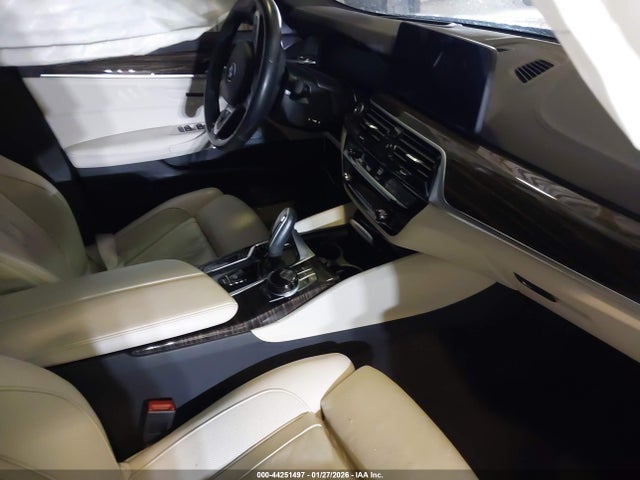 BMW M550 I Xdrive 2022 WBA13BK09NCH97228 Image 5