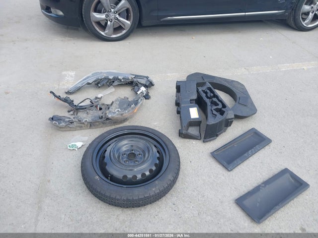 JTNK4RBE1K3049201 Toyota COROLLA SE