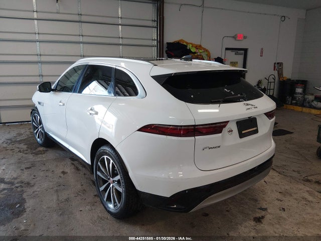 2022 JAGUAR F-PACE SADCJ2EX4NA692295 Photo 2