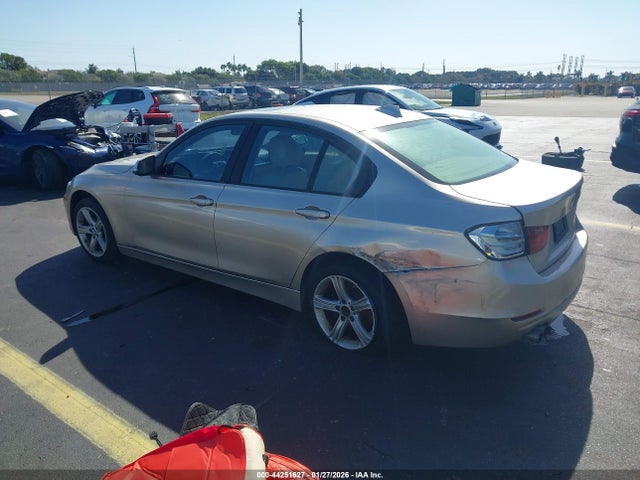 2013 BMW 328I WBA3A5G58DNP25604 Photo 2