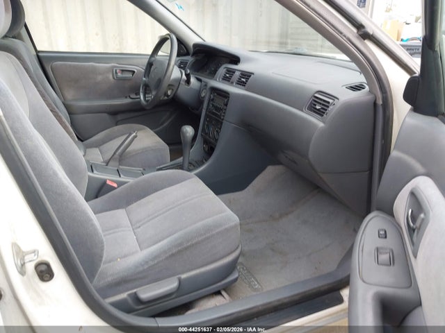 2001 TOYOTA CAMRY JT2BF22KX10301693 Photo 4